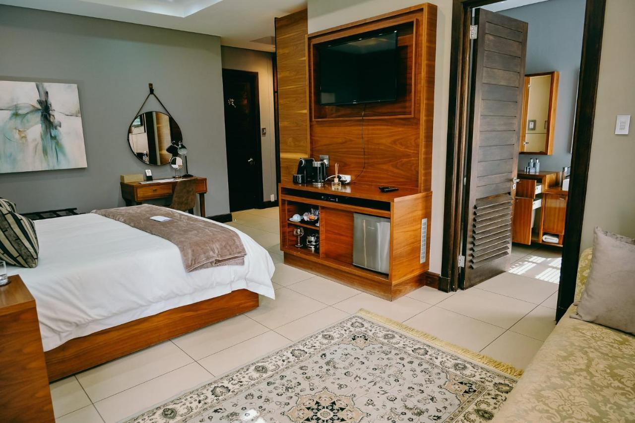 Tredenham Boutique Hotel Bloemfontein Exterior foto A room at the hotel