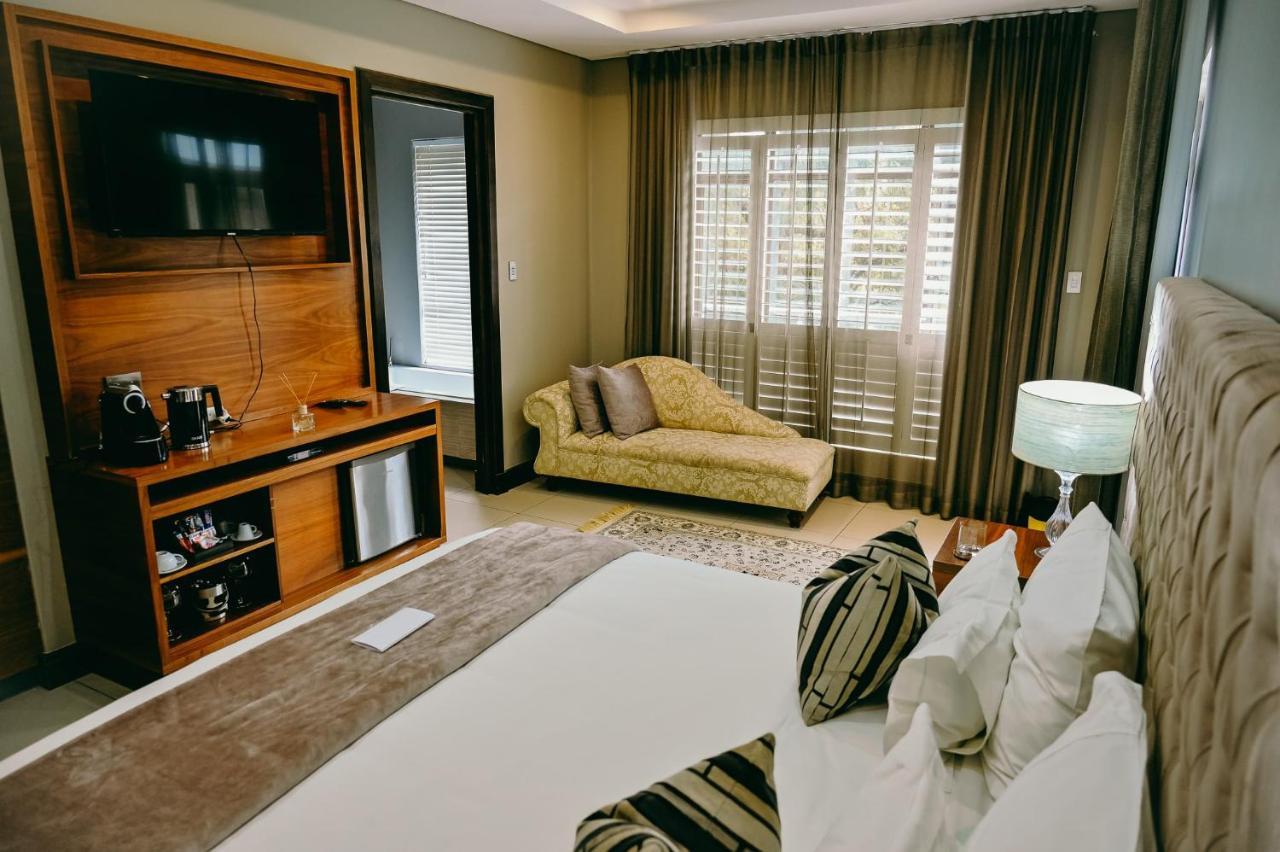 Tredenham Boutique Hotel Bloemfontein Exterior foto A room at the hotel