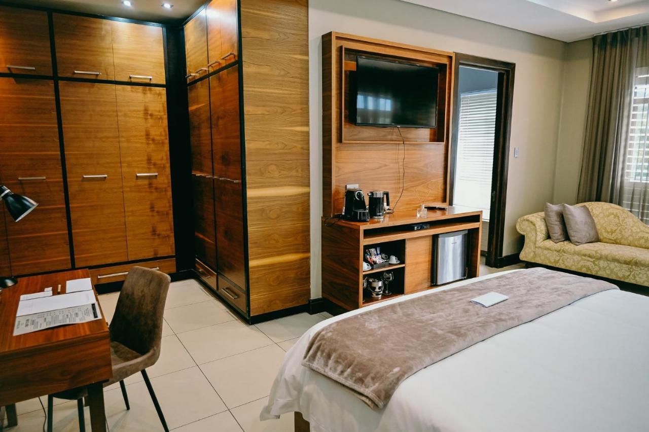 Tredenham Boutique Hotel Bloemfontein Exterior foto A room at the hotel