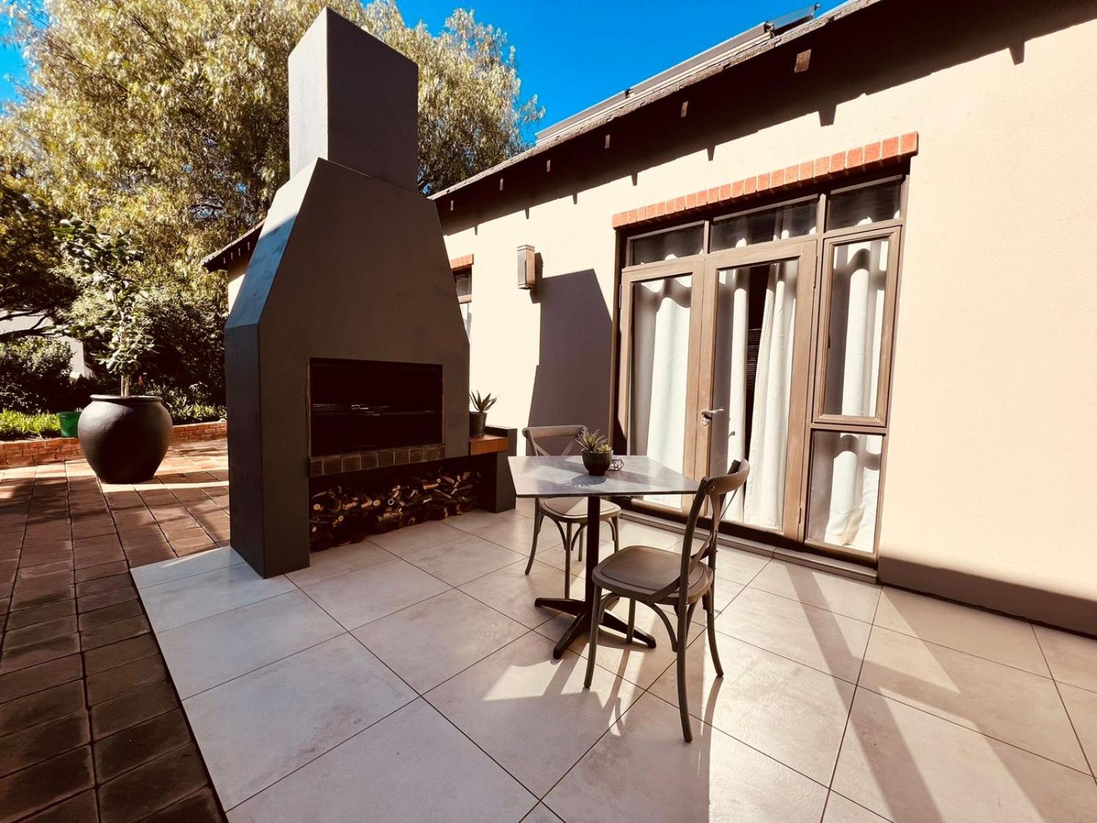 Tredenham Boutique Hotel Bloemfontein Exterior foto A braai area