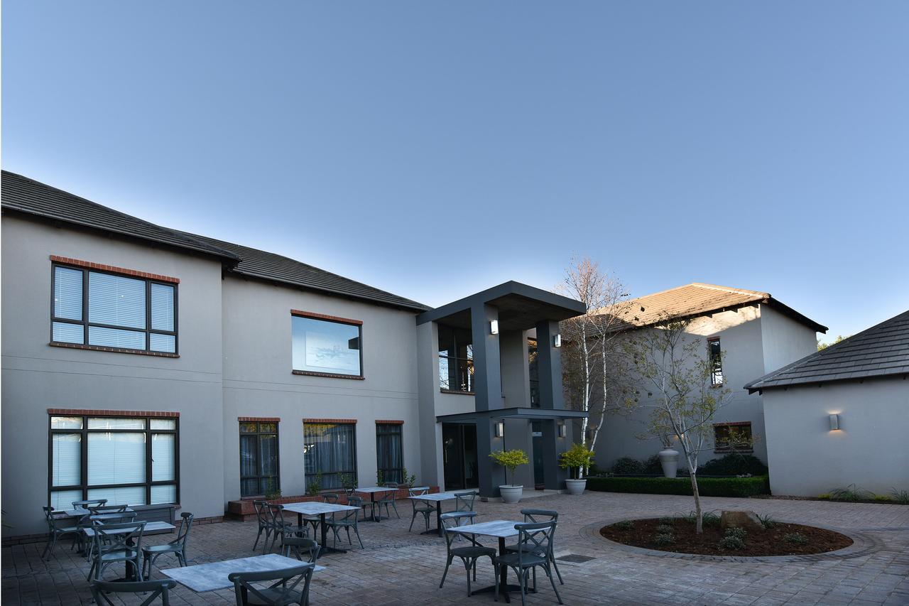 Tredenham Boutique Hotel Bloemfontein Exterior foto The courtyard at the University of Pretoria Faculty of Law