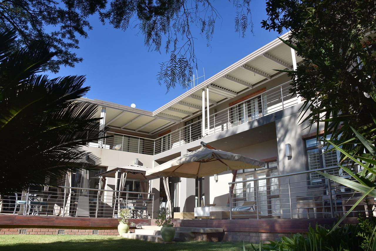Tredenham Boutique Hotel Bloemfontein Exterior foto The house from the garden