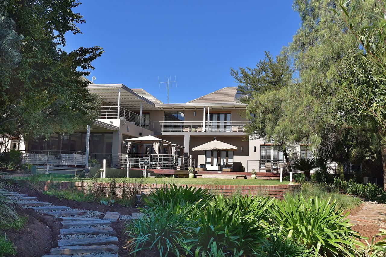 Tredenham Boutique Hotel Bloemfontein Exterior foto The clubhouse at the Rand Country Club