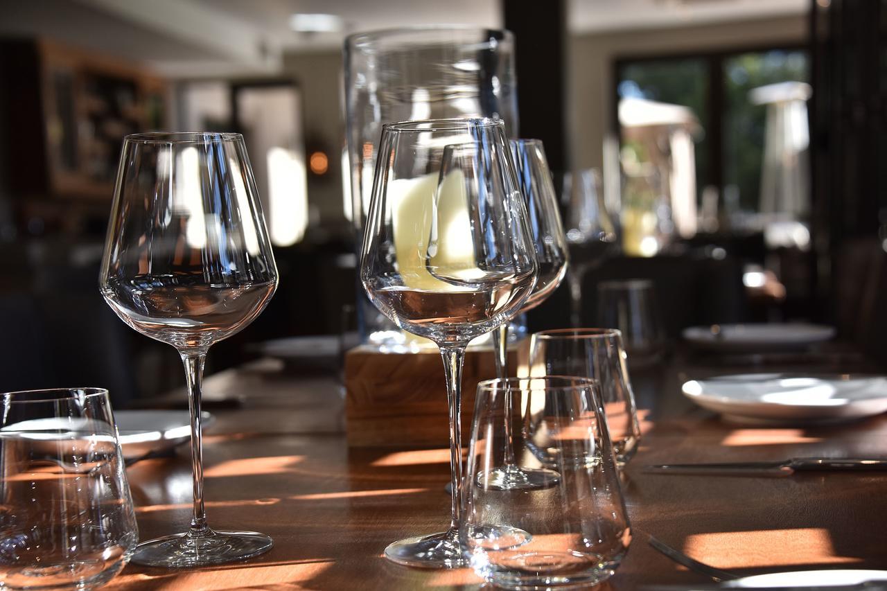 Tredenham Boutique Hotel Bloemfontein Exterior foto Wine glasses